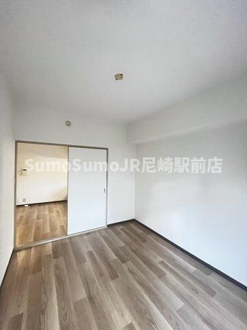 物件内観写真9　(使い勝手のいい寝室です)