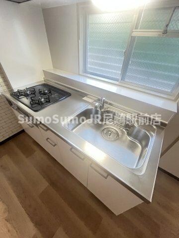 物件内観写真22　(コンパクトなキッチンで掃除もラクラク)