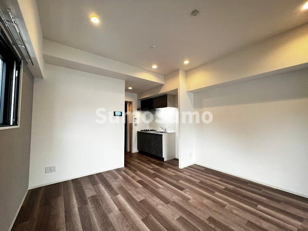 居室(こちらのリビングで趣味の時間をお楽しみください)