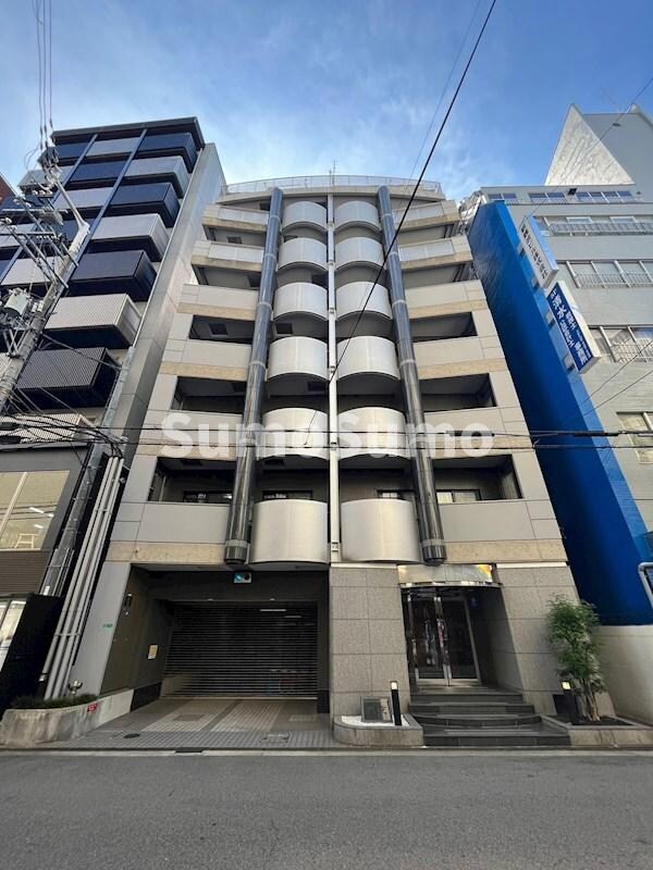 物件外観写真1　(外観は落ち着いています)