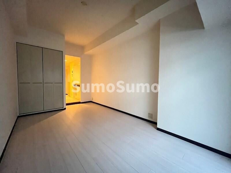 物件内観写真7　(開放的な寝室です)