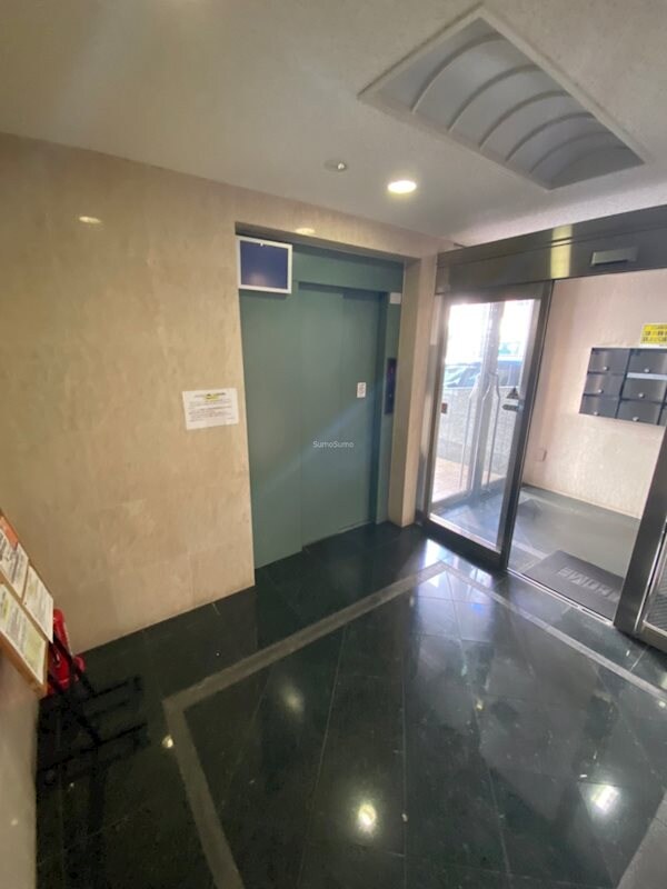 物件外観写真3　(建物の内部です)