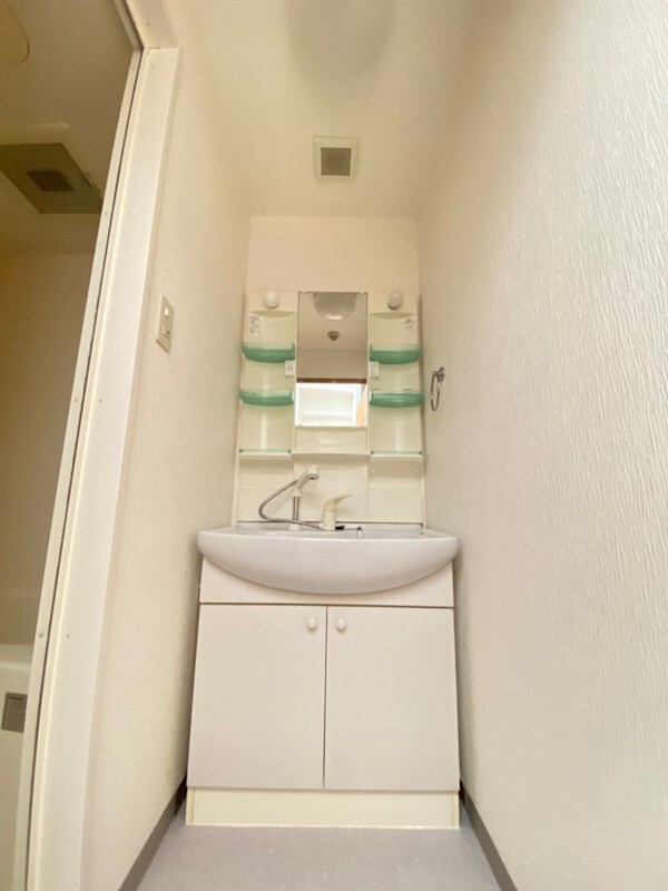 洗面・脱衣所(広い洗面スペース)