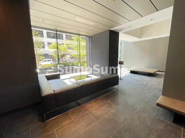 ロビー・ラウンジ(落ち着いたロビーです)