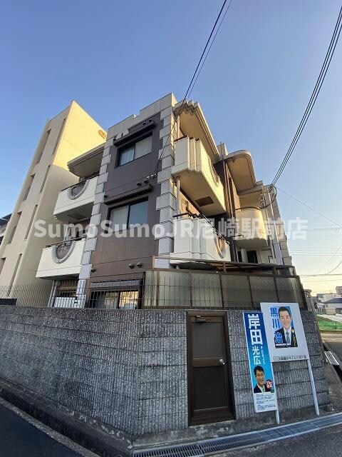 物件外観写真1　(外観もきれいです)