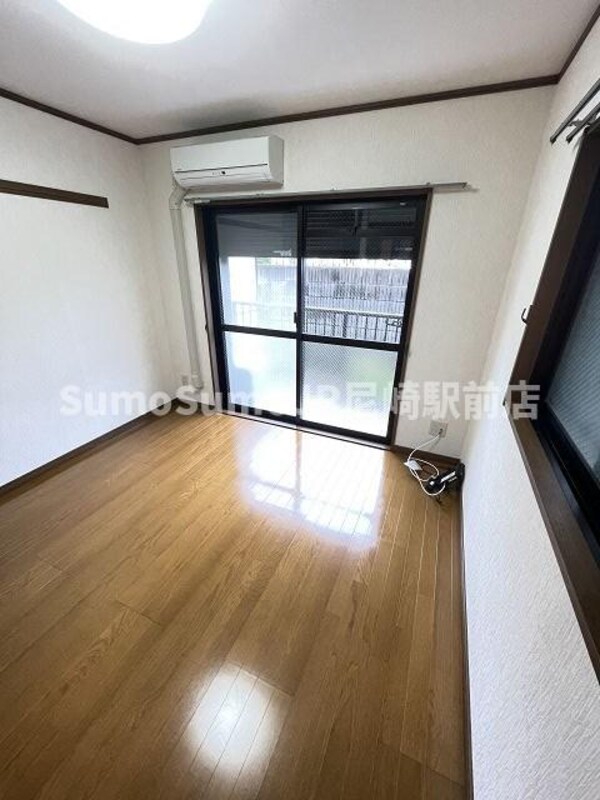 居室(ゆったりとしたリビングです)