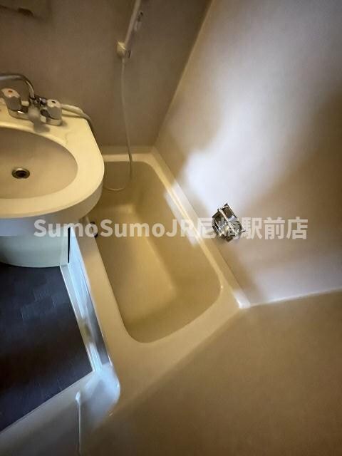 物件内観写真17　(日々の疲れを癒すお風呂付です)