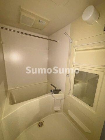 物件内観写真9　(日々の疲れを癒すお風呂付です)