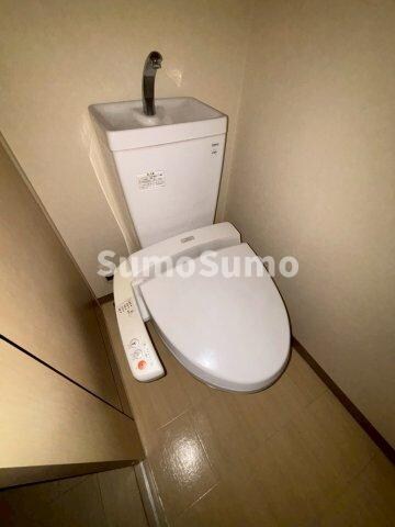 物件内観写真11　(ゆったりとした空間のトイレです)