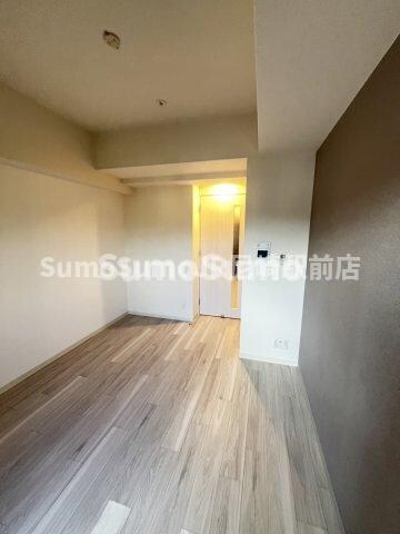 物件内観写真4　(こちらの居間で趣味の時間をお楽しみください)