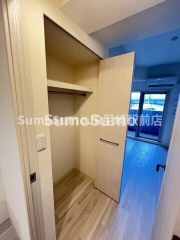 物件内観写真13　(たっぷりとした収納スペースです)