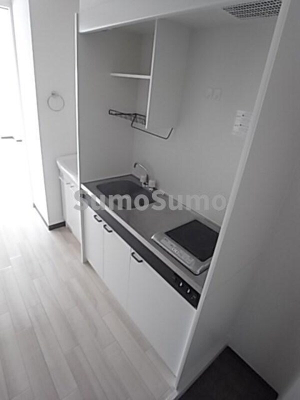 キッチン(コンパクトなキッチンで掃除もラクラク)