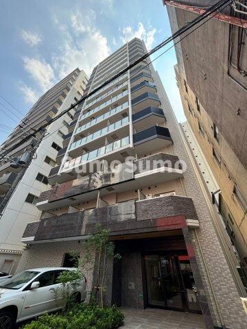 物件外観写真2　(清潔なエントランスです)