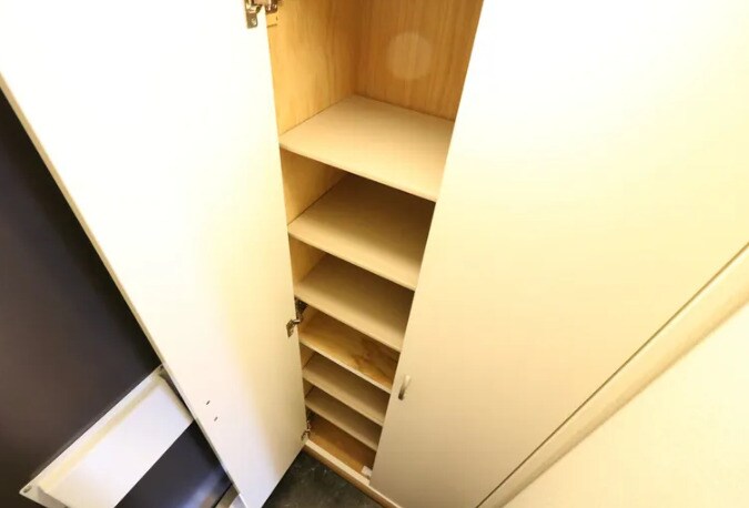 物件内観写真9　(ちょっとした収納スペースも充実しています)