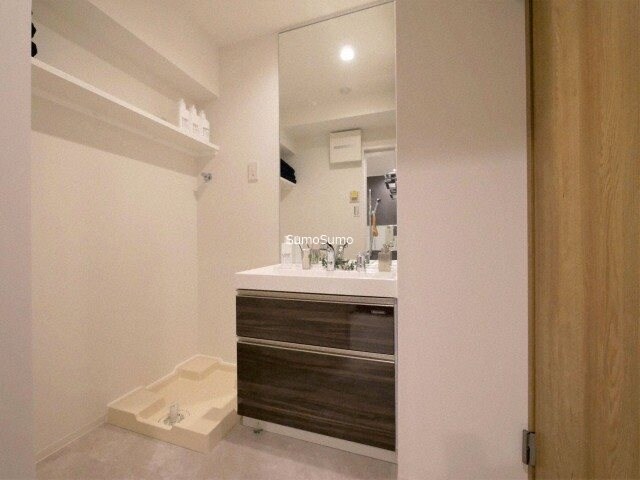 物件内観写真11　(コンパクトで使いやすい洗面所)