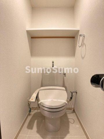 物件内観写真11　(ゆったりとした空間のトイレです)