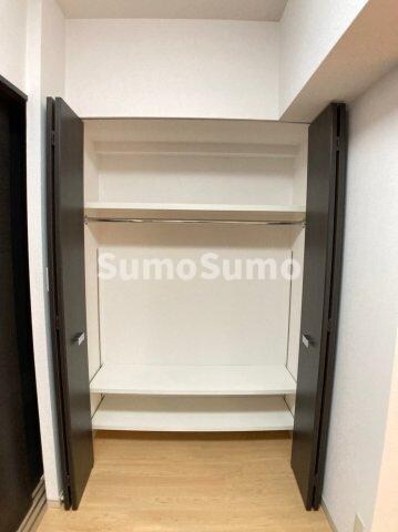 物件内観写真13　(たっぷりとした収納スペースです)
