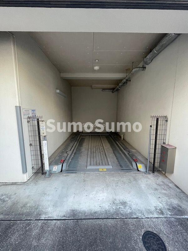 駐車場(駐車場に車を止められます)