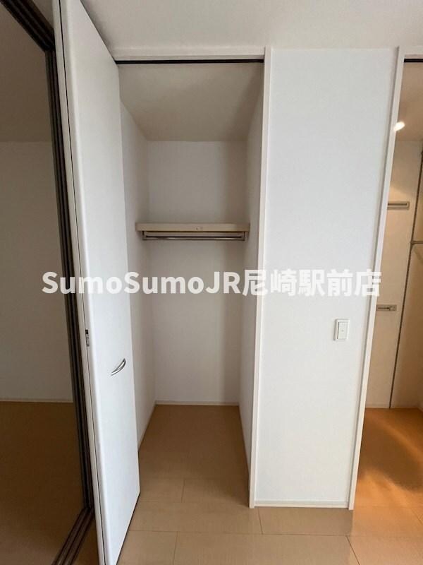 収納(小物を収納するのに便利です)