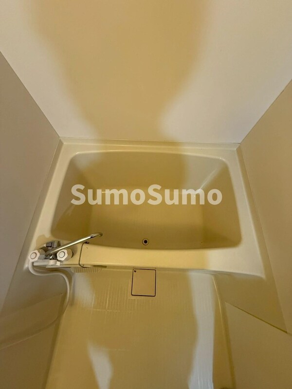 浴室(コンパクトで使いやすいお風呂です)