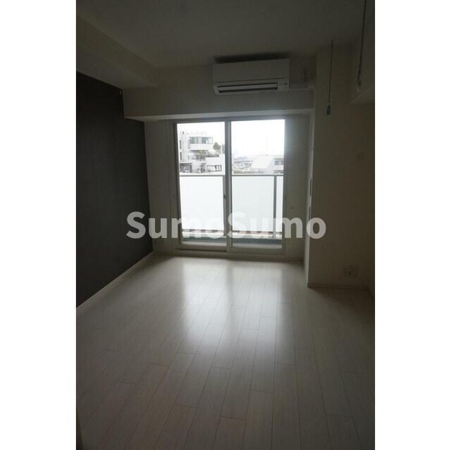 物件内観写真6　(使いやすい居間です)