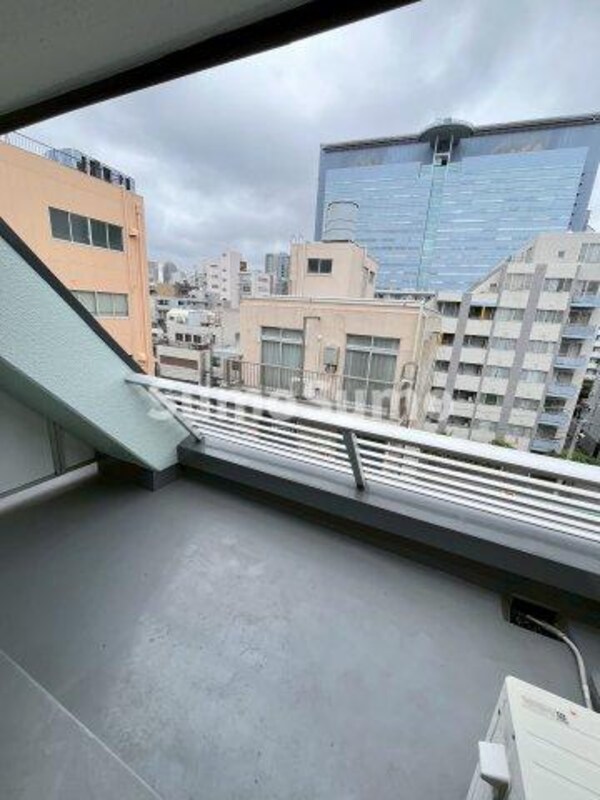 バルコニー(広々としたバルコニーです)
