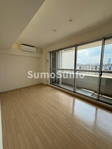 物件内観写真5　(おしゃれなリビングです)