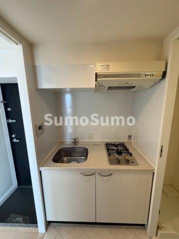 物件内観写真6　(コンパクトなキッチンで掃除もラクラク)