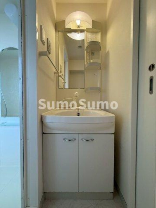 洗面・脱衣所(広い洗面スペース)