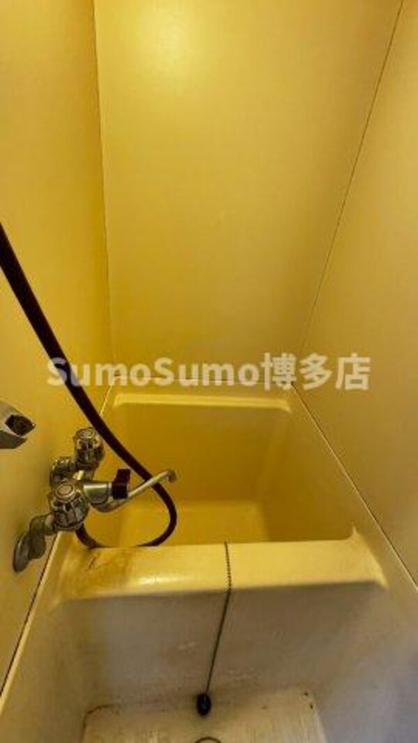シャワールーム(シャワーを浴びることができます)