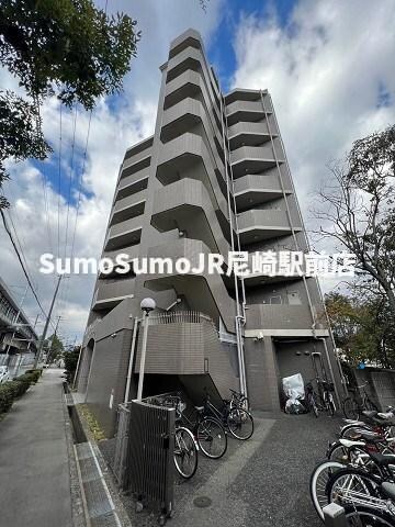 物件外観写真1　(外観もきれいです)