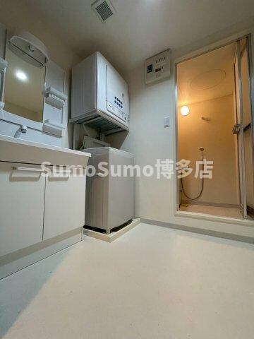 物件内観写真25　(広い洗面スペース)