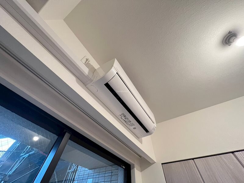 物件内観写真14　(こちらの居間で趣味の時間をお楽しみください)