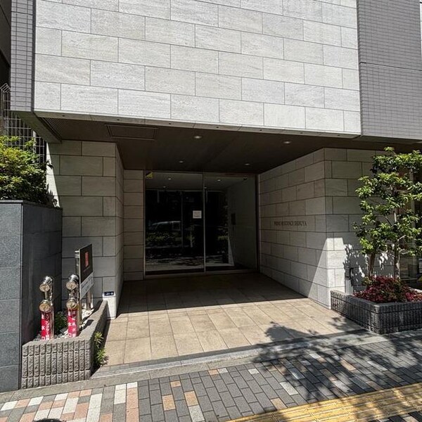 エントランス( )