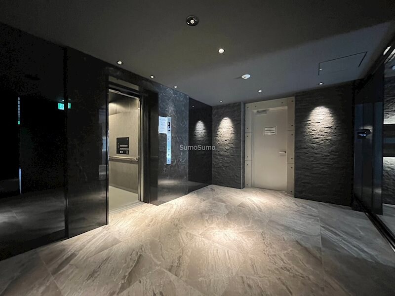 物件外観写真3　(建物の内部です)