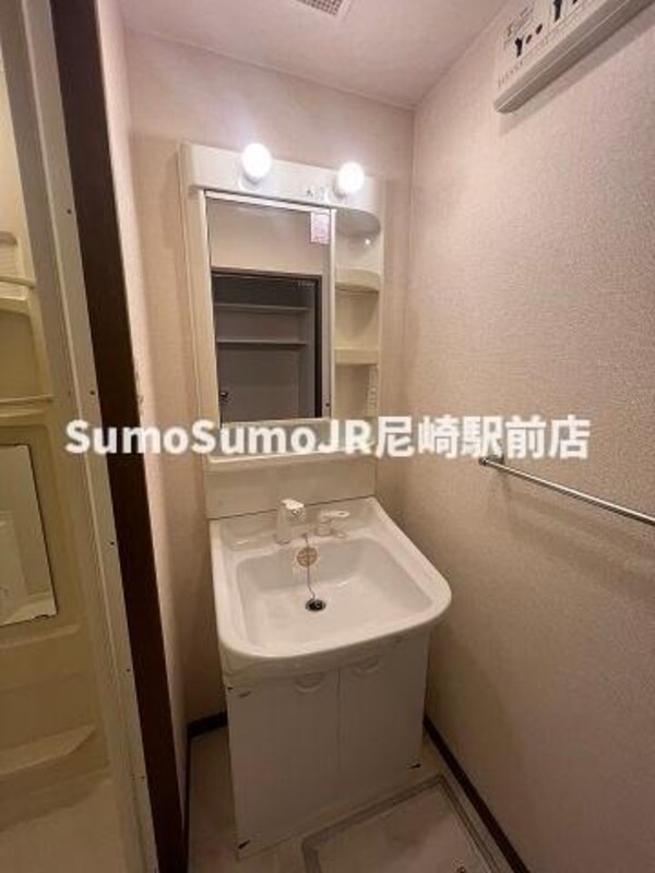 独立洗面台(使いやすい独立洗面台です)