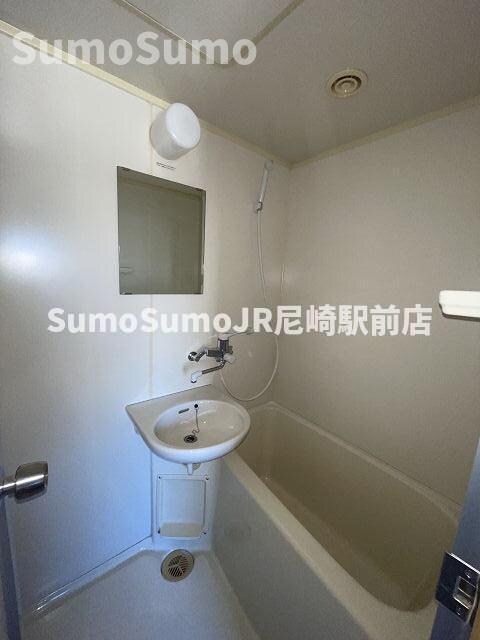 物件内観写真6　(使いやすい洗面所です)