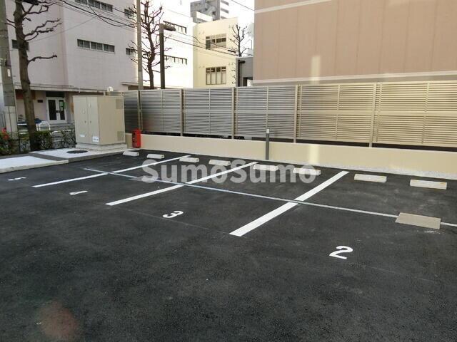 物件外観写真4　(駐車場があります)