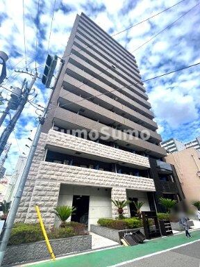 物件外観写真1　(外観は落ち着いています)