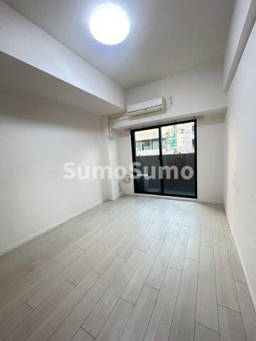 物件内観写真17　(ゆったりとしたリビングです)