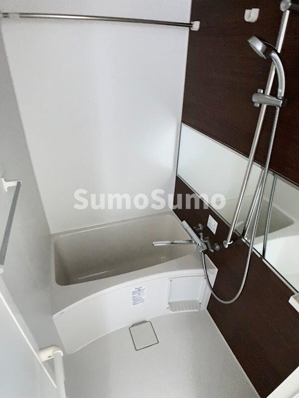 物件内観写真8　(日々の疲れを癒すお風呂付です)