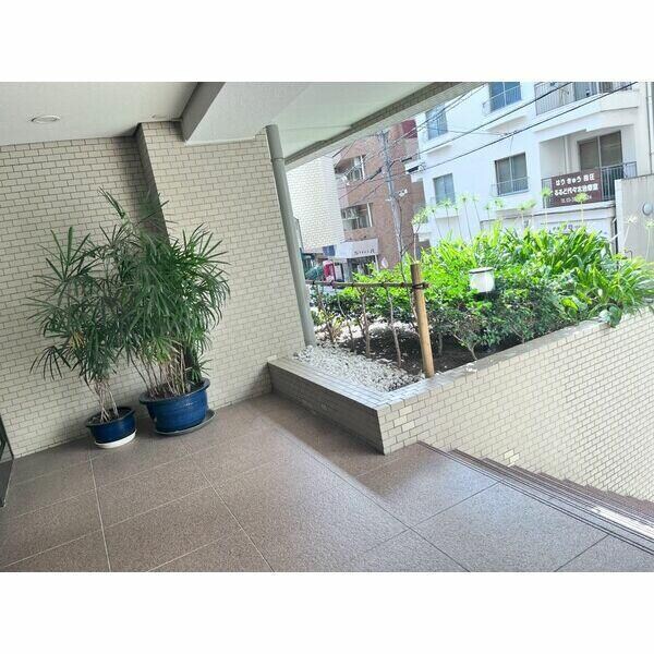 エントランス( )