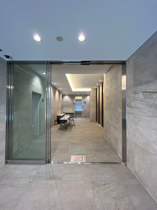 エントランス(建物の内部です)