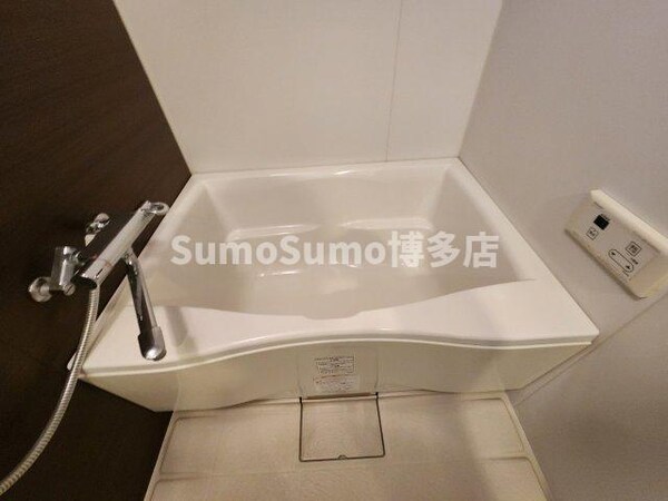 浴室(コンパクトで使いやすいお風呂です)