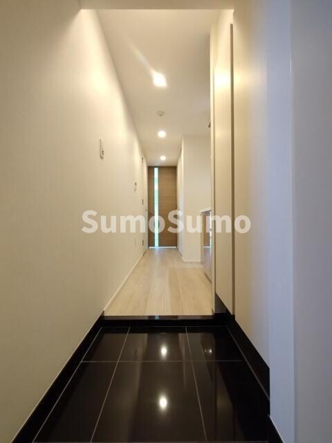 物件内観写真4　(落ち着いた玄関です)