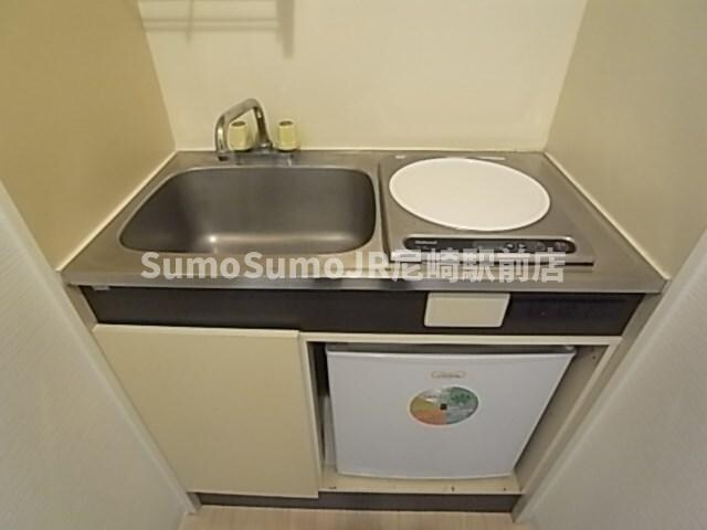 物件内観写真20　(コンパクトなキッチンで掃除もラクラク)