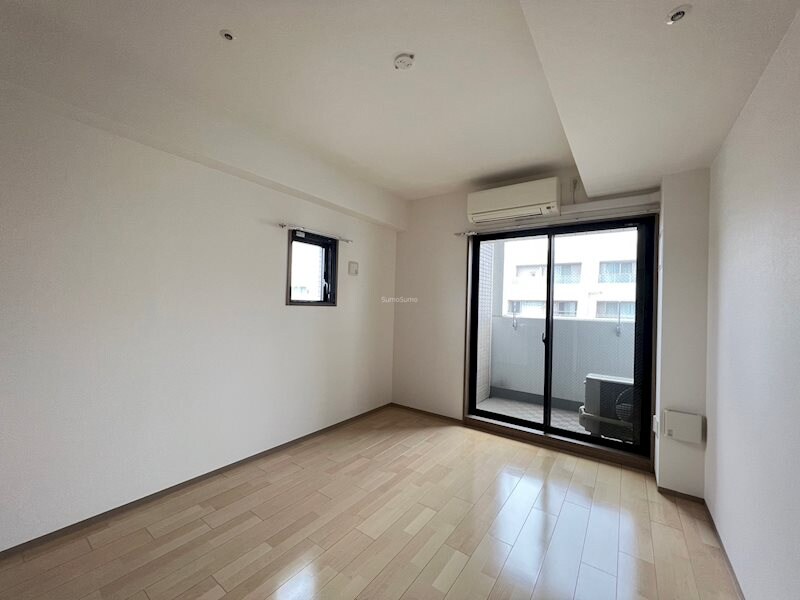 物件内観写真5　(おしゃれなリビングです)