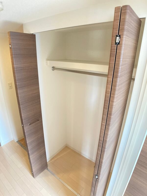 物件内観写真14　(大きなスペースがあり、収納には困りません)