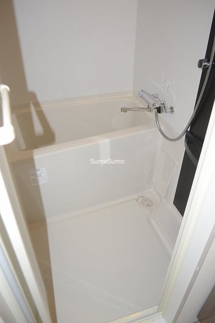 物件内観写真9　(お風呂で日々の疲れを落としましょう)