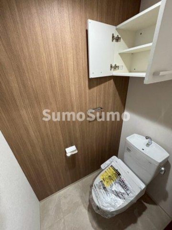 トイレ(落ち着いた色調のトイレです)